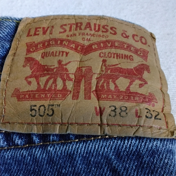 Levi's 505 Regular Fit Straight Leg Denim Jeans Sz 38x32 - Picture 2 of 4